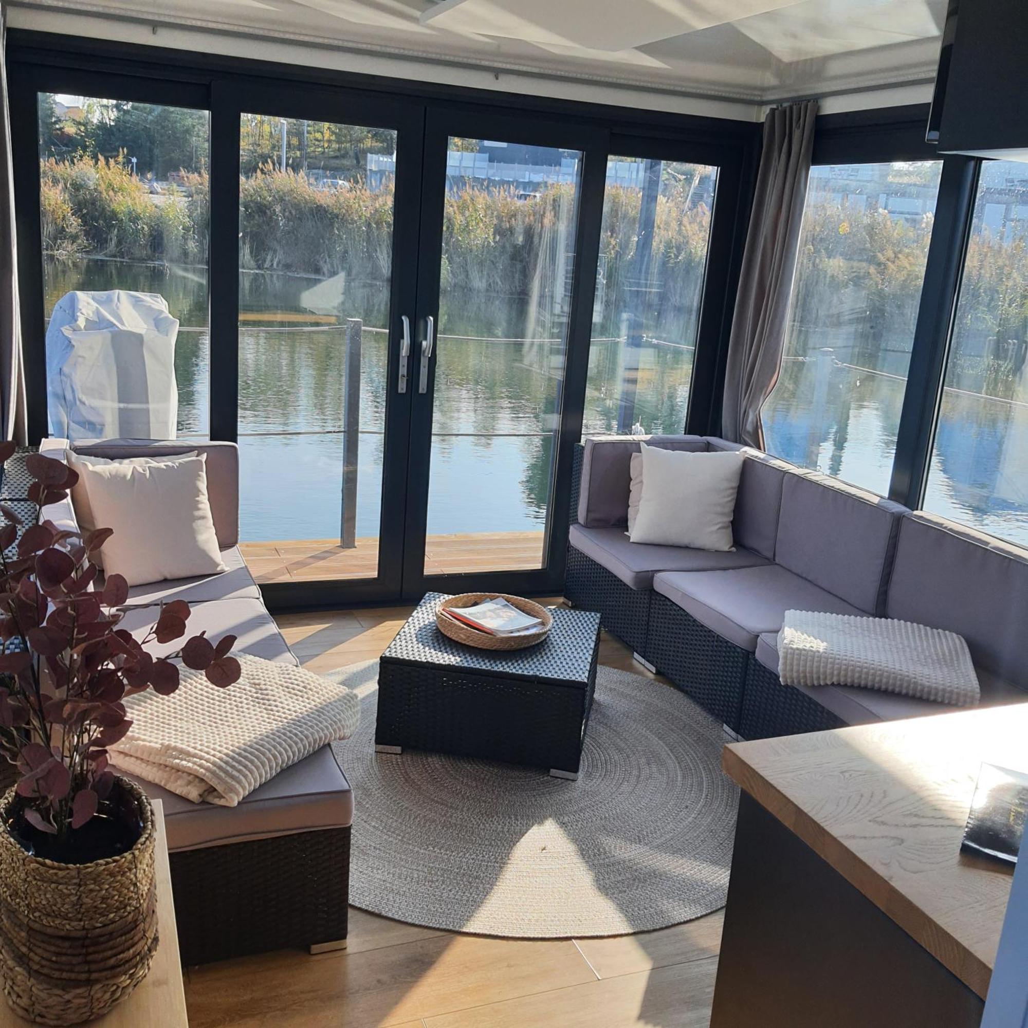Schwimmende Ferienwohnung Sundowner Elsterheide Dış mekan fotoğraf